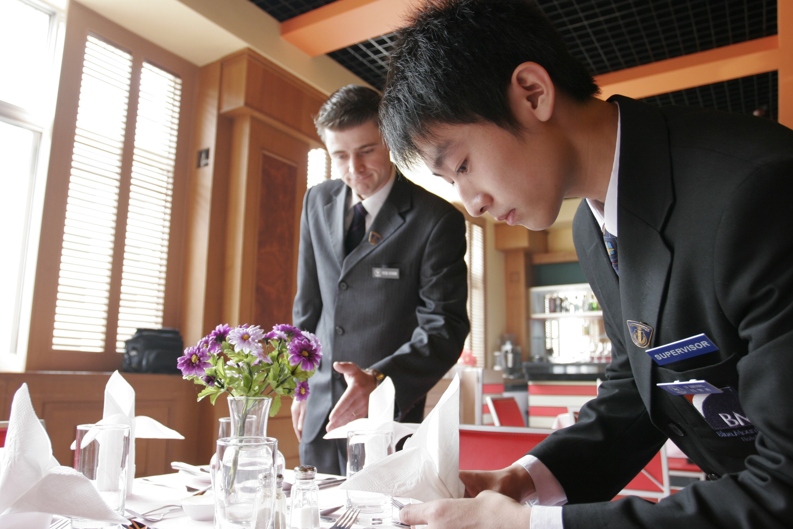 重磅炸彈 加拿大政府啟動(dòng)全球技能戰(zhàn)略，酒店管理教育迎來(lái)新機(jī)遇